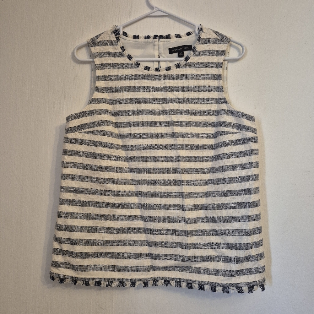 Banana Republic Boucle Shell Tank Top Women’s Size Medium Striped Fringe Lined